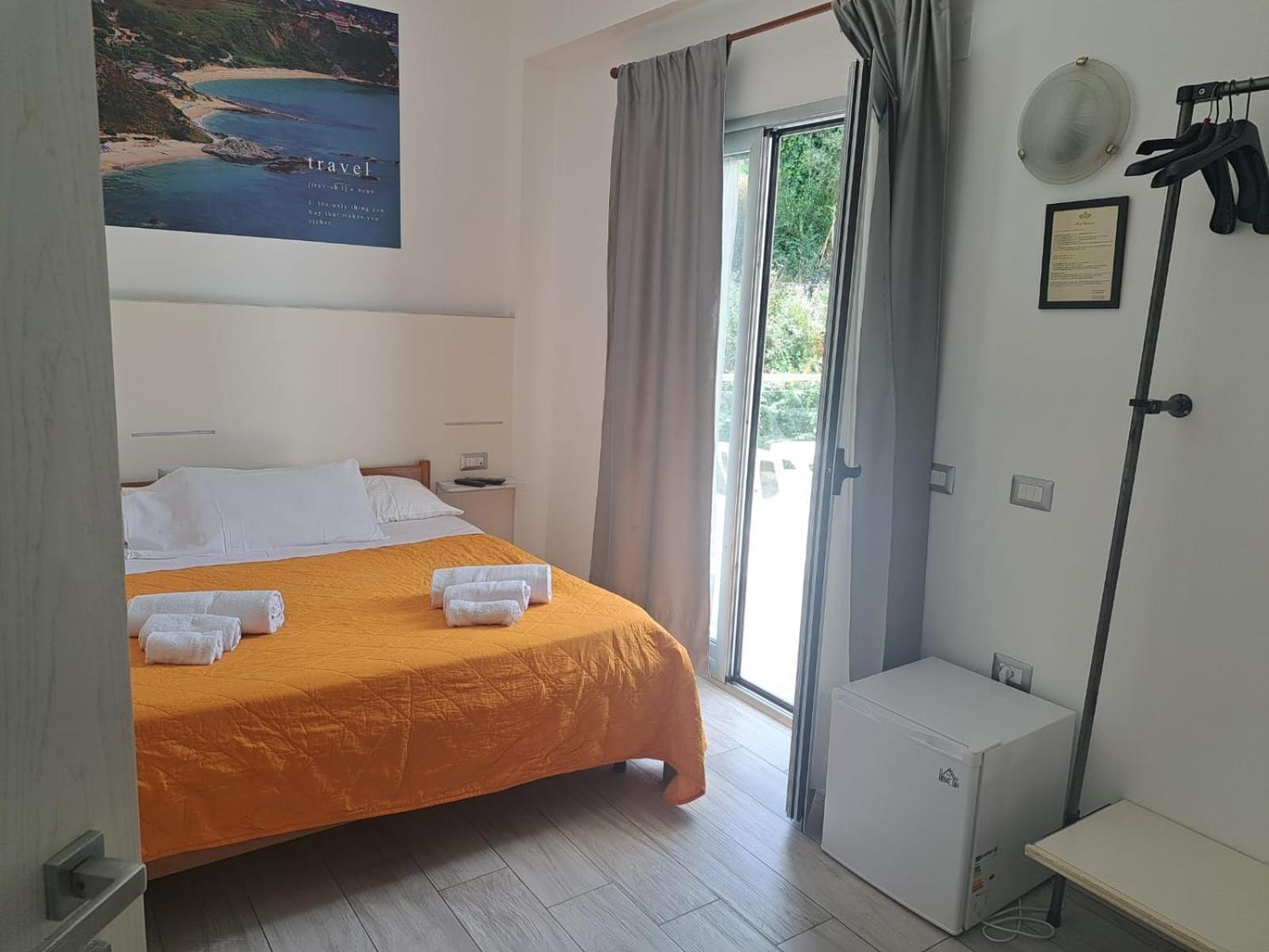 B&B Decarlo Property Tropea Exterior photo